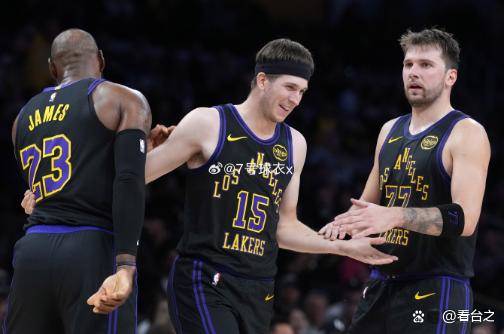 触目惊心！球员发生重伤，全场沉默 